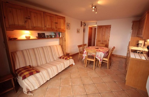 Bisanne 1500 Apartment | 10m from ski slopes, Ground floor, view exceptional, terrace, parking, tv, ski locker, 45m²