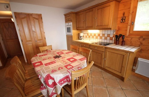 Bisanne 1500 Apartment | 10m from ski slopes, Ground floor, view exceptional, terrace, parking, tv, ski locker, 45m²