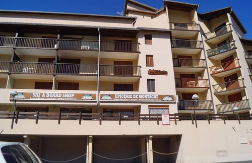 Le Super-Sauze Apartment | 10m from ski slopes, 3rd floor, view ski slopes, balcony, tv, 26m², Sauze - Super Sauze