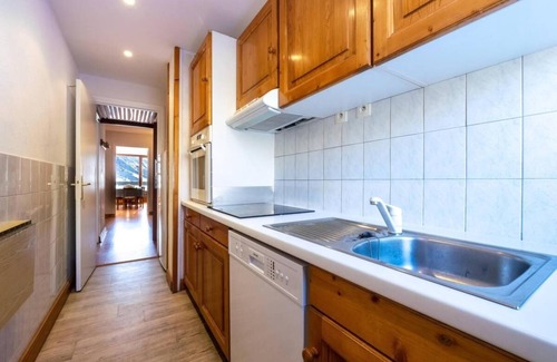 Tignes le Lac Apartment | 10m from ski slopes, 4th floor, balcony, tv, ski locker, 74m², Tignes