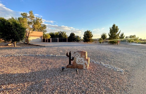 Corrales House | 10min to Albuquerque Balloon Park-Corrales Oasis, 5 night minimum booking!