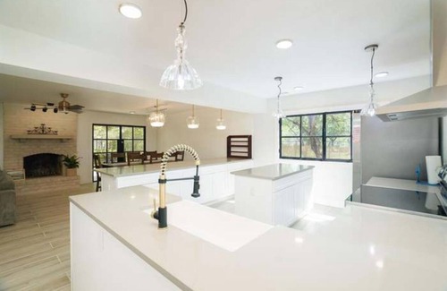 Blossoms Park House | 10Mins to airport