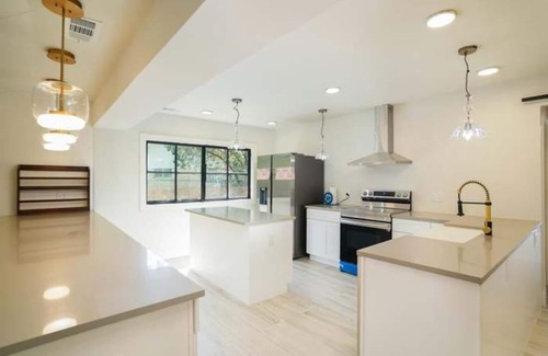 Blossoms Park House | 10Mins to airport