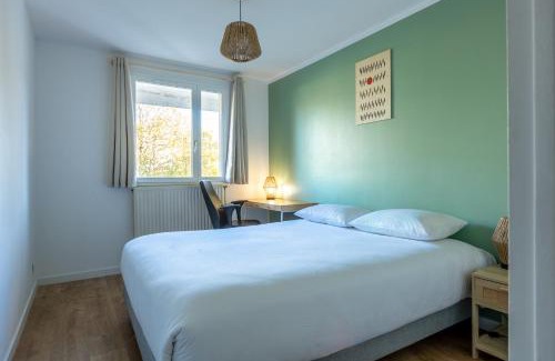 Courcouronnes Apartment | 10mn T12 - RER D, Paris 33mn, From 1 to 6 Guests, Undergroung Private Parking, Shopping Mall, Swimming Pool, Skating Rink, Théâtre, Cinéma, Library