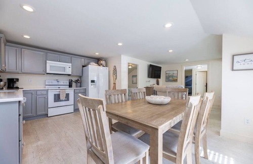 Noank House | 11 Bedroom Tranquil Waterfront Getaway