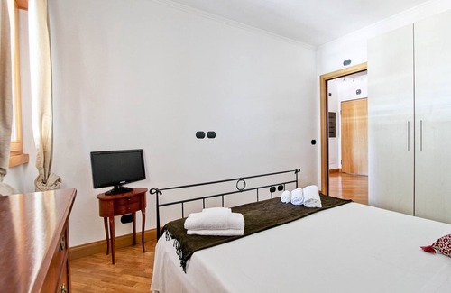 Garbatella Apartment | 11 - COLOMBO · Cozy terrace close to Eataly and me
