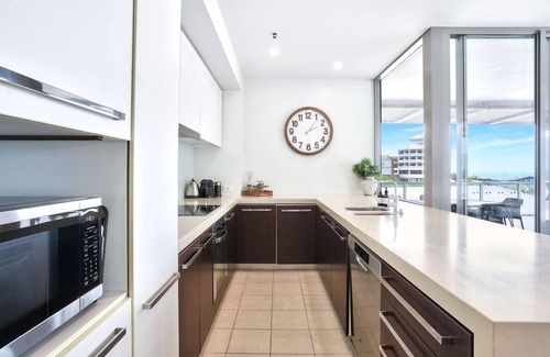 Cairns Central Business District Condo | 11 Harbour Lights- Luxury Waterfront 3BR Apartment | Ocean Views | Pool + Sauna