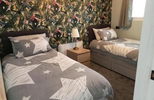 Great Yarmouth Ski Chalet | 11 Headwards Retreat