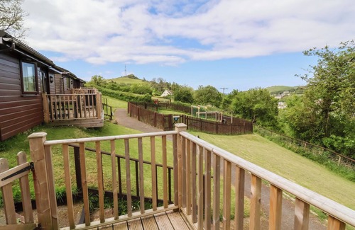 Combe Martin Cottage | 11 MANLEIGH PARK, pet friendly, with a garden in Combe Martin