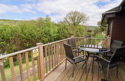 Combe Martin Cottage | 11 MANLEIGH PARK, pet friendly, with a garden in Combe Martin