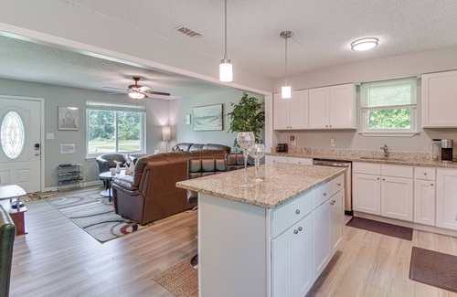 Foley House | 11 Mi to Beaches: Peaceful Foley Home w/Yard
