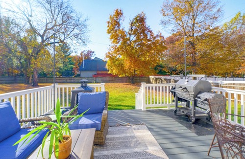 Fort Washington House | 11 Mi to DC: Modern Home w/Deck & Grill!