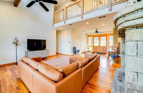 Little Elm House | 11 Mi to Downtown Denton Spacious Ranch Retreat