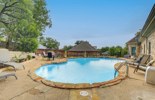 Cookes Meadow House | 11 Mi to Dtwn: Luxe Home w/Pool in Fort Worth