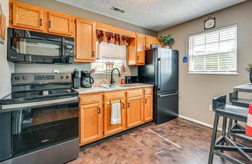 Somerset House | 11 Mi to Lake Cumberland! Retreat with Gazebo