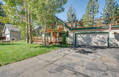 Christmas Valley House | 11 Mi to Ski Resorts! Lake Tahoe Gem w/Pool Table