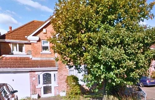 Swanley House | 11 Minutes to Bluewater Shopping Centre! Family Friendly 5 Bedroom Holiday Home