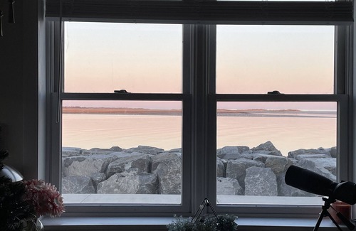 Anglesea Condo | 11 oceanfront windows.