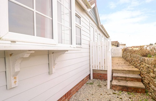 Padstow Cottage | 11 PENDARVES, pet friendly, with a garden in St Merryn