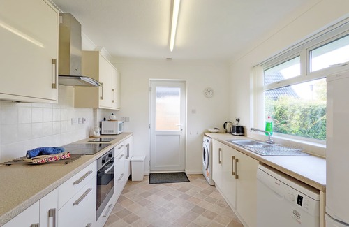Aldwick House | 11 Shorecroft - a family house that sleeps 8 guests in 3 bedrooms