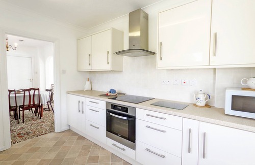 Aldwick House | 11 Shorecroft - a family house that sleeps 8 guests in 3 bedrooms