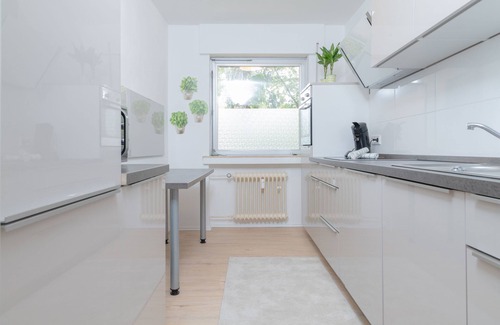 Rhein-Erft-Kreis District Apartment | 110 sqm apartment with terrace on the ground floor - cheap night