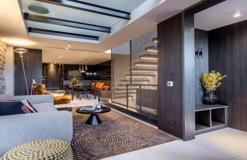 Les Iles Apartment | 110m2 a classic luxury home with memorable views of the seine on Quai de Bourbon