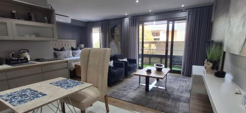 Knysna Central Apartment | 112 Luxury Studio at The Gallery