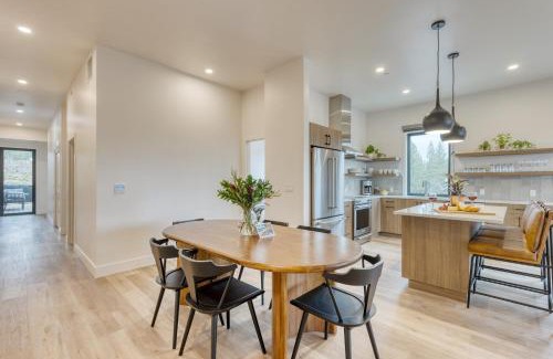 Bend House | 1127 Aerie Buyout 2 Units w Hot TubMountain Views Near Downtown