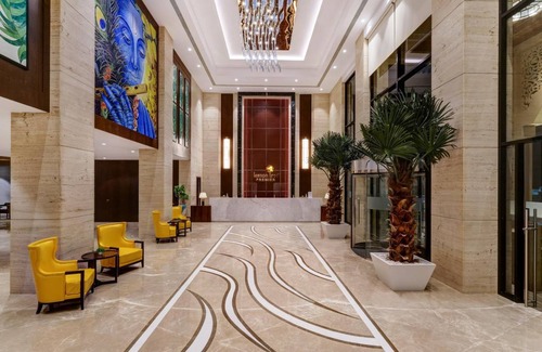 Dwarka Hotel | 1130 m² Hotel ∙ 5 guests