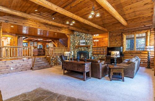 Incline Village House | 1138 Lakeshore - One-of-a-kind Lakeshore Boulevard log cabin