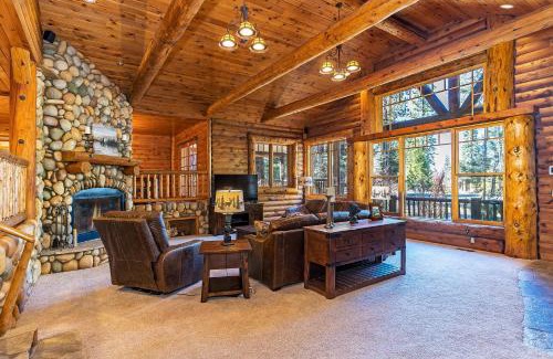 Incline Village House | 1138 Lakeshore - One-of-a-kind Lakeshore Boulevard log cabin