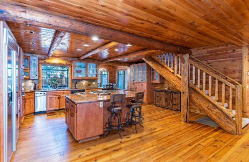 Incline Village House | 1138 Lakeshore - One-of-a-kind Lakeshore Boulevard log cabin