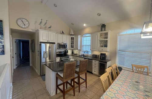 Sea Isle City House | 114 44th St. Close to Beach, Restaurants, and Bars in downtown Sea Isle