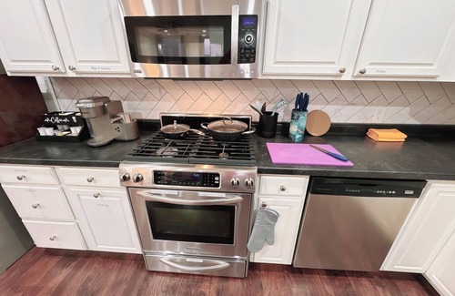 Dubuque Apartment | 115#201-Spacious 3-bedroom apartment with WiFi, AC in charming Dubuque