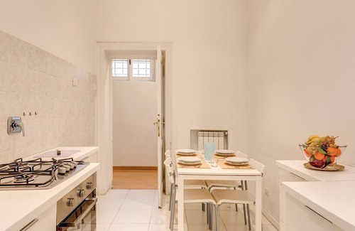 Vatican Apartment | 115 SQM AT THE VATICAN, IN THE ROME OF THE PAPES, ONE OF THE COOLEST QUARTERS OF THE CITY.