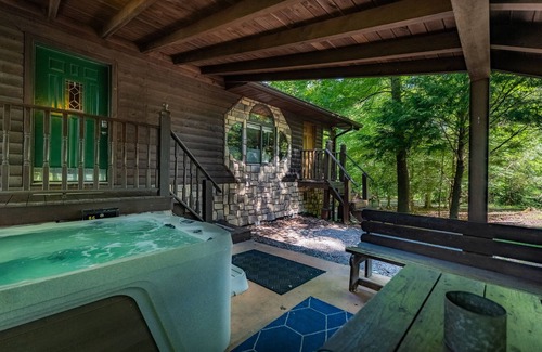 Lansing Cabin | 1163 Milroy Grose Rd. Luxury Cabins-Vacation Home-New River Gorge Bridge Area