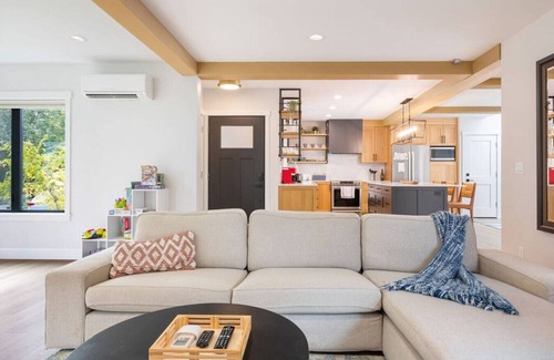 Seattle House | 117 - Spacious & Bright ~ Water View