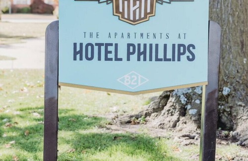 Bartlesville Apartment | 118 · St. Charles Suite #118 - Hotel Phillips