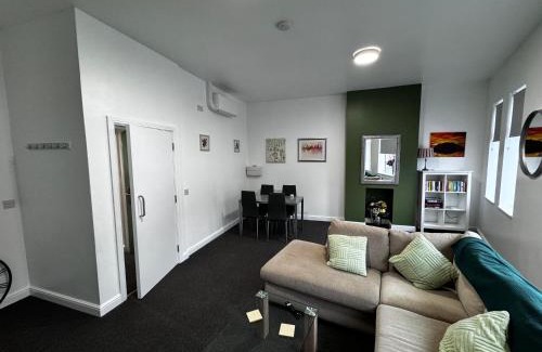 Kidderminster Apartment | 11aComberton