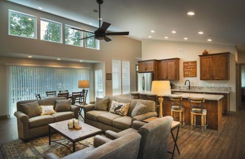 North Wawona Ski Chalet | 11R Spring Meadow Retreat