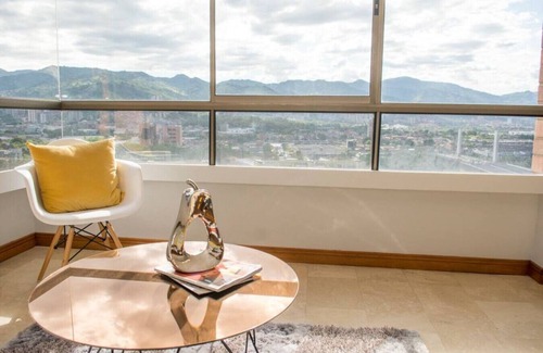 La Aguacatala Apartment | 11th floor Luxe Flat in EL Poblado 1AC near Oviedo