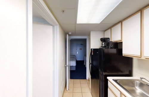 Myrtle Beach Condo | 11th-floor oceanfront condo with beautiful beach views, hot tubs, pools, AC, gym