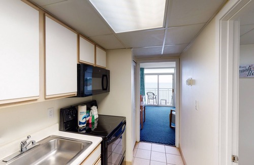 Myrtle Beach Condo | 11th-floor oceanfront condo with beautiful beach views, hot tubs, pools, AC, gym