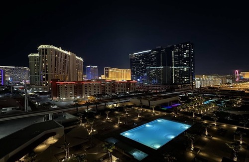 Las Vegas Apartment | 11th Flr MGM Signature Studio | Strip View | No Resort Fees!
