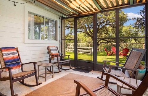 Bandera House | 11th street house -Walk to Cowboy Bar