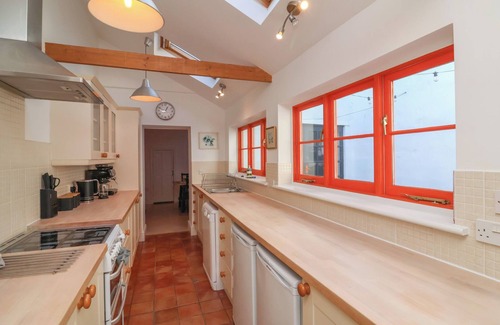 Appledore Cottage | 12 ALPHA PLACE, pet friendly, character holiday cottage in Appledore