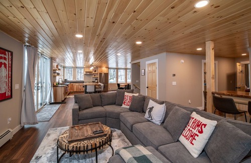 Sunday River Area House | 12 Bed, 6 Bath, 20 Guests STEPS from Sunday River w/Hot Tub & Game Room