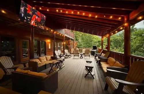 Gatlinburg - Pigeon Forge Cabin | 12 bedroom. Private indoor pool. Sleeps 44!