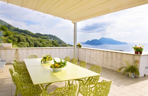 Schiazzano Villa | 12 bedroom villa with private pool for 28 guests on Sorrento & Amalfi Coast
